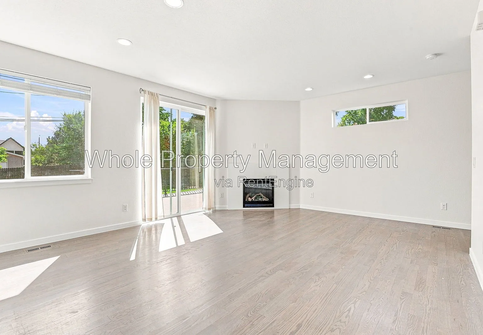 3 bed, 2.5 bath, 1981 sqft, $3,600 — Photo 3