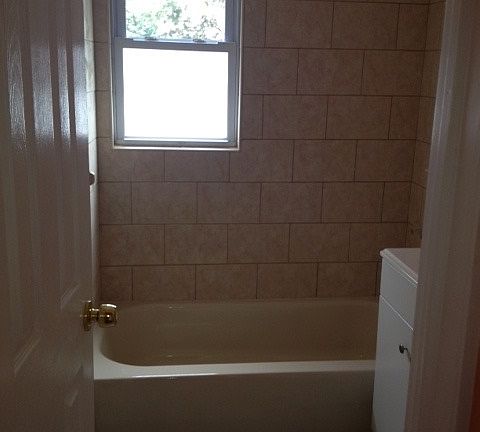 3rd image of 698 Jaffa Ave
