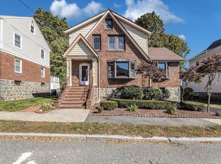 18 Gloria Rd, West Roxbury, MA 02132