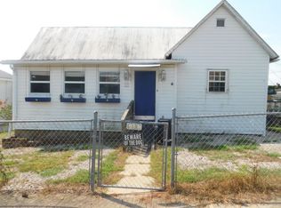 111 E 2nd St, Mountain View, MO 65548