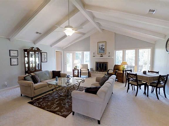 5th image of 300 Broadmoor Dr