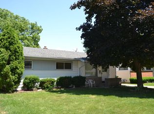 8526 W Lawrence Ave, Milwaukee, WI 53225