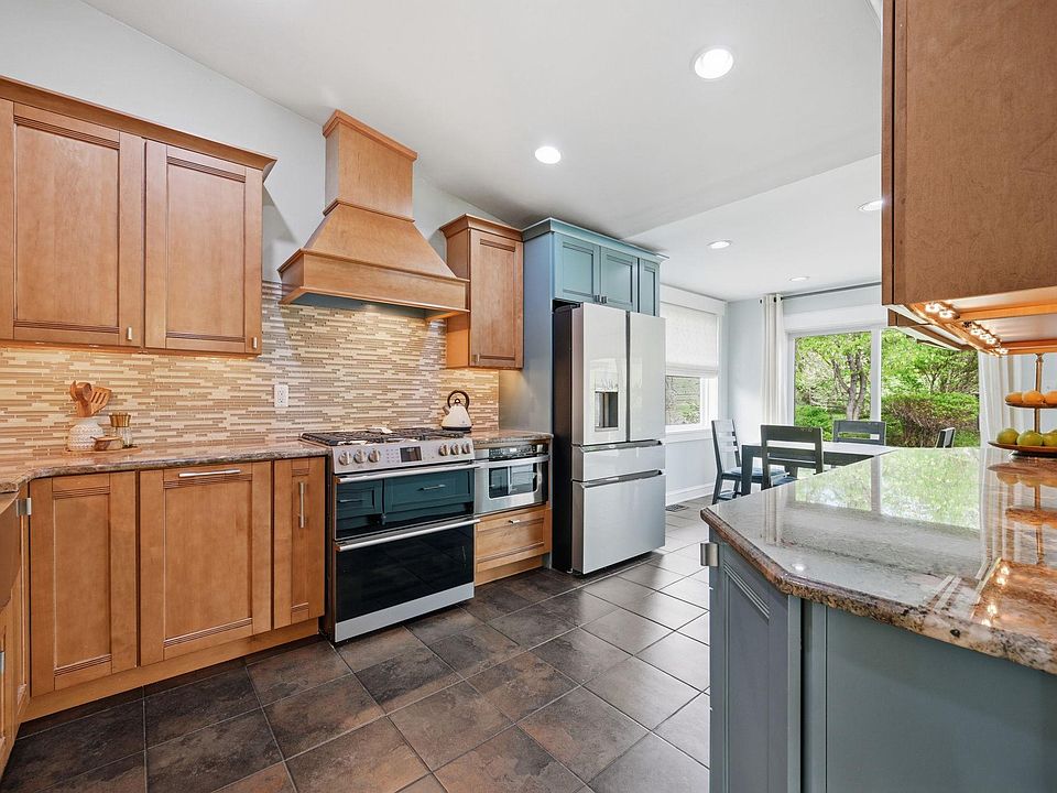 1st image of 9825 Betteker Ln