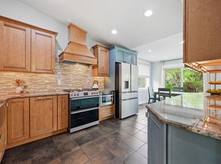 9825 Betteker Ln, Rockville, MD 20854