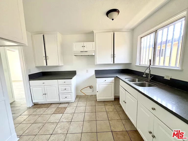 254 E Lanzit Ave #5 — Photo 12