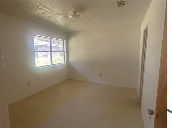 154 Lemon St, Woodville, MS 39669