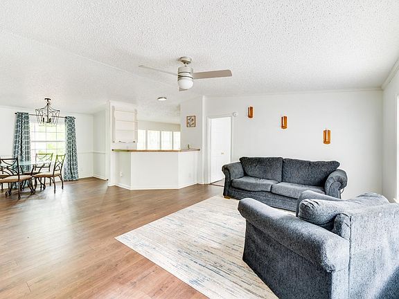 4th image of 566 Knoll Woods Dr