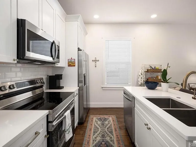 1705 Grove St — Photo 10