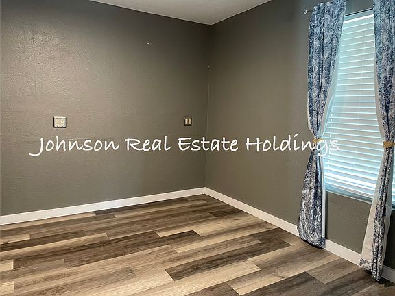 5th image of 411 1/2 S Creek Ave #1/2