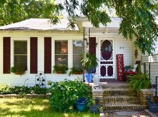 211 SW Front St, New Boston, TX 75570