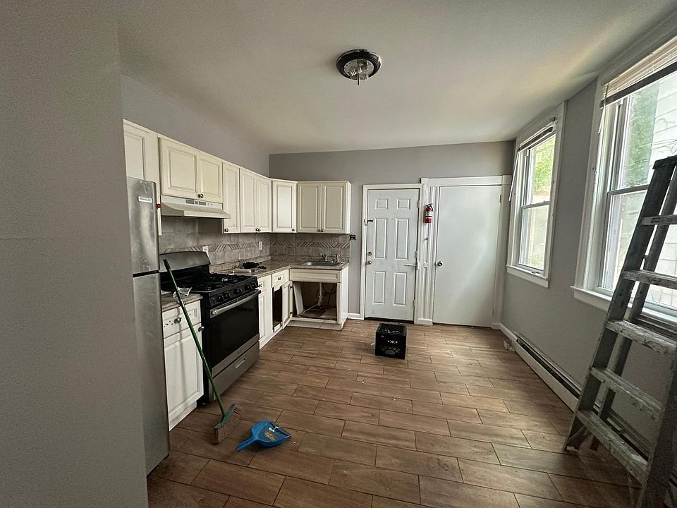 1st image of 15 New St #1E