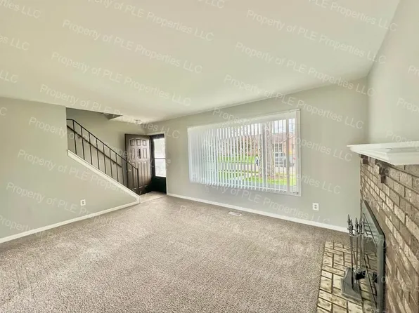 23121 Hoffman St, Saint Clair Shores, MI 48082
