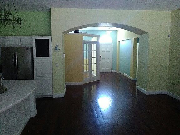 4th image of 918 W Pebble Dr