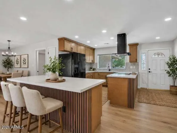 4915 W SHANGRI LA Road, Glendale, AZ 85304