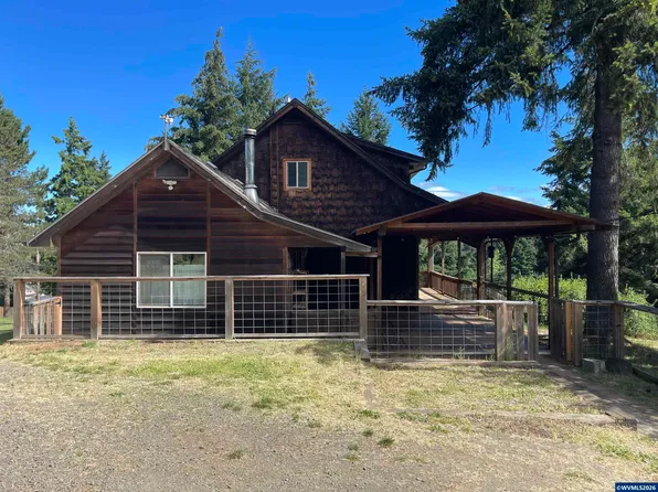 825 SW Pioneer Dr, Willamina, OR 97396