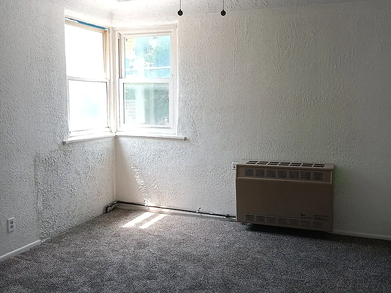 608 N Saginaw St #2 — Photo 4