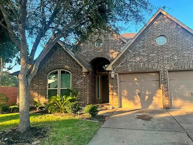2801 Field Hollow Dr — Photo 2