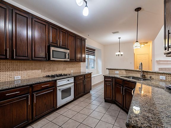 5th image of 4412 Caledonia Creek Ln