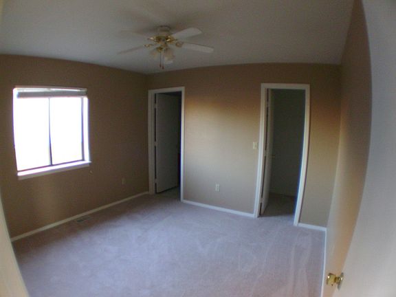 4th image of 705 Lilac Dr
