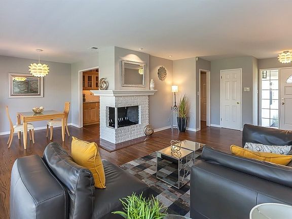 2nd image of 642 Pineview Dr