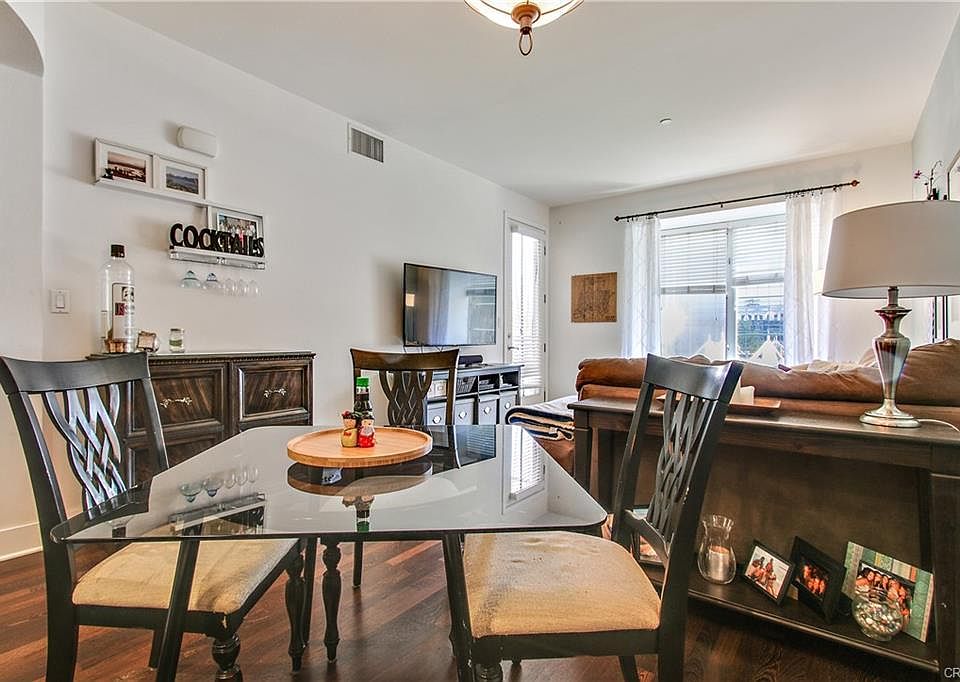 1st image of 150 The Promenade N Unit 323