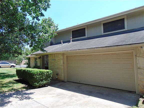 4th image of 7201 Broken Arrow Ln