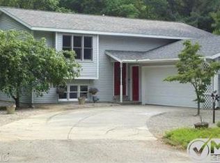 2190 Marlacoba Dr, Holland, MI 49424