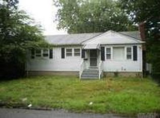 118 McKinley St, Brentwood, NY 11717