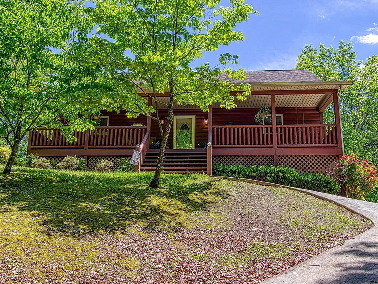 2913 Barnes Dr — Photo 36