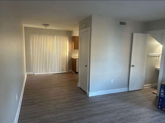 2nd image of 506 E 11th St