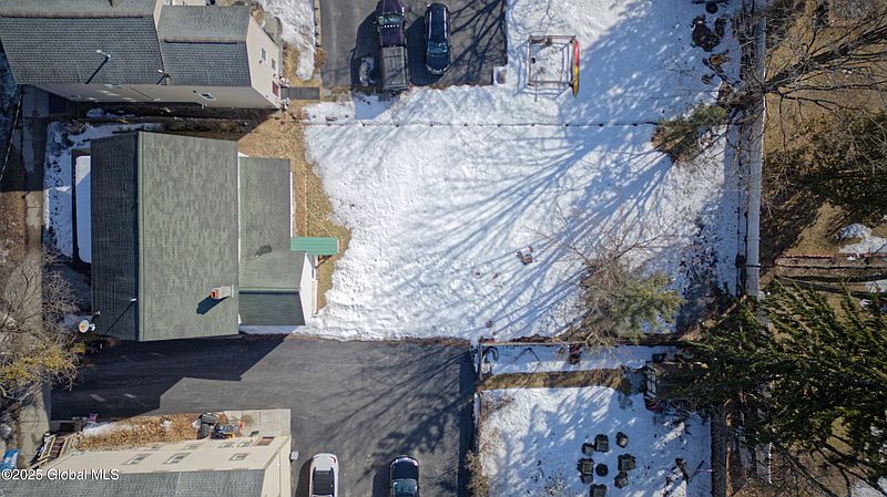 4th image of 182 Grand Avenue