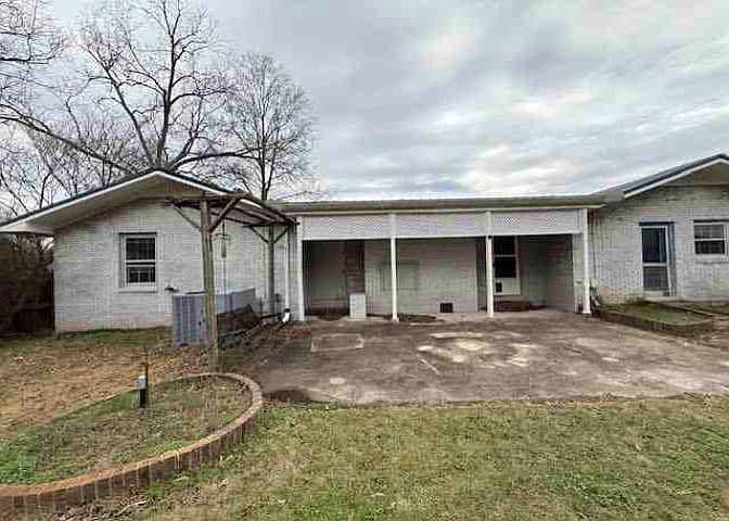1st image of 8341 N Valley Rd