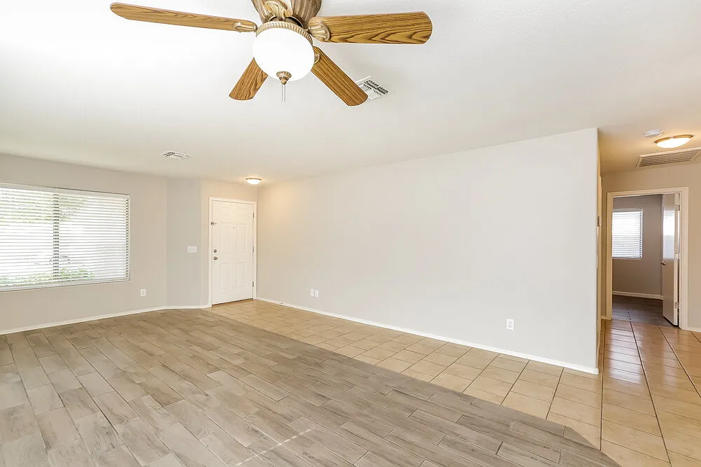 3 bed, 2.0 bath, 1528 sqft, $2,260 — Photo 3