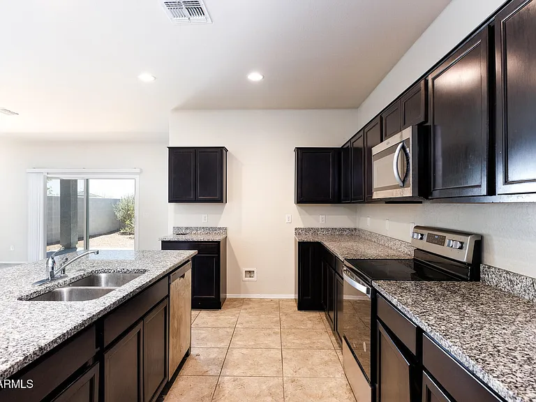 1075 W Avalon Canyon Dr — Photo 5