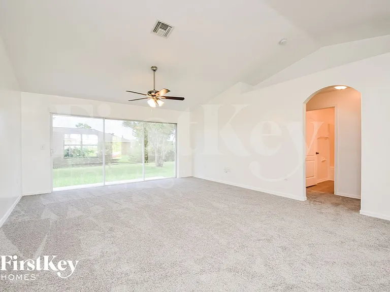 1418 NW 19th St — Photo 2
