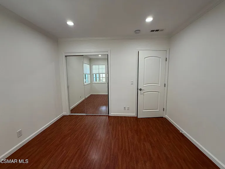 22206 Del Valle St — Photo 18