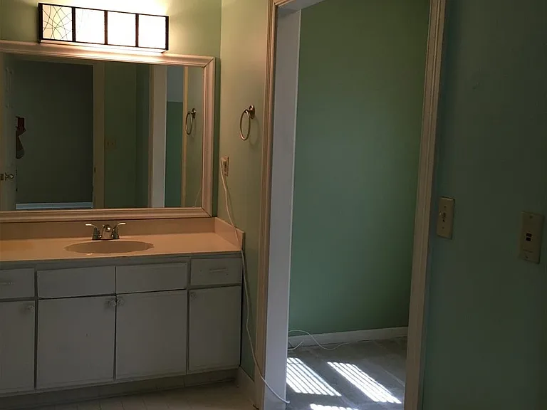 1994 E End Dr #6-1 — Photo 15