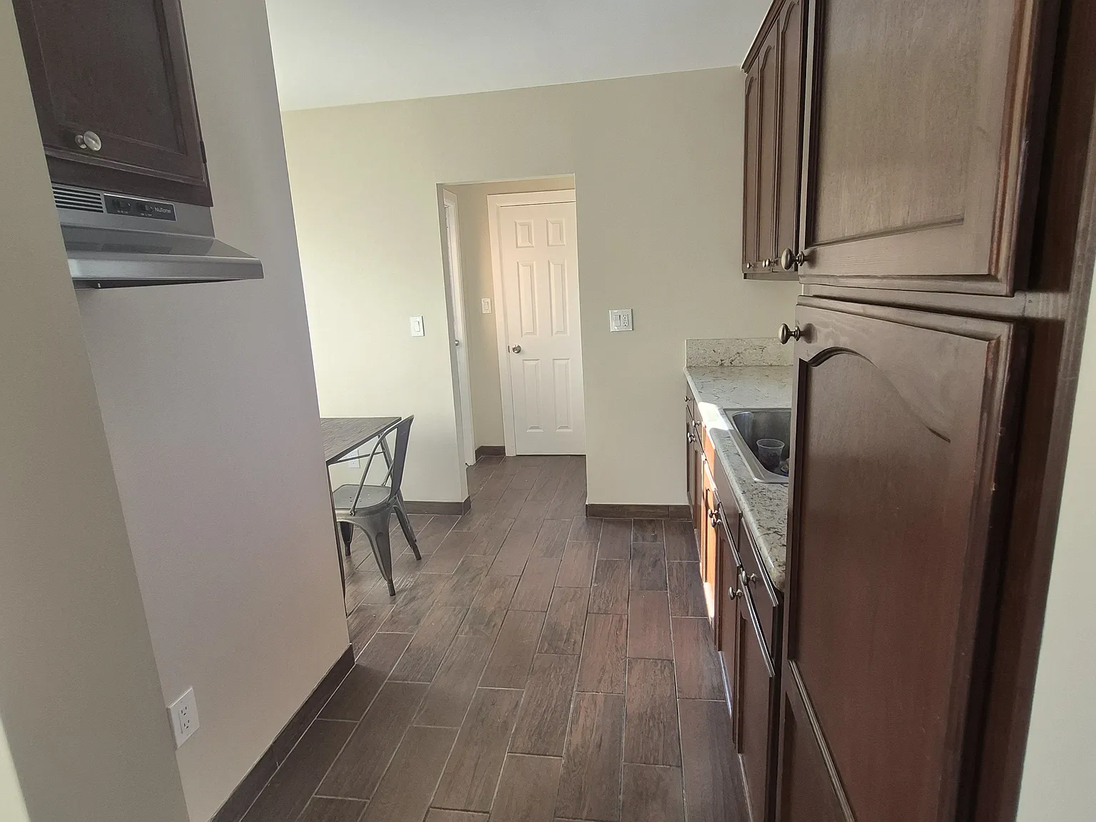 Studio, $1,400 — Photo 4
