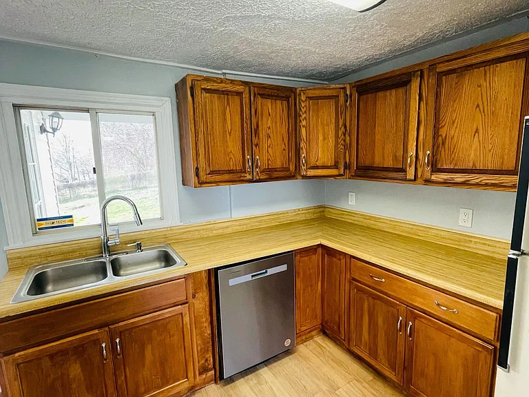 1305 Highland Ave — Photo 5