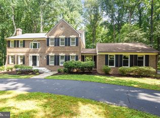 10125 Wendover Dr, Vienna, VA 22181