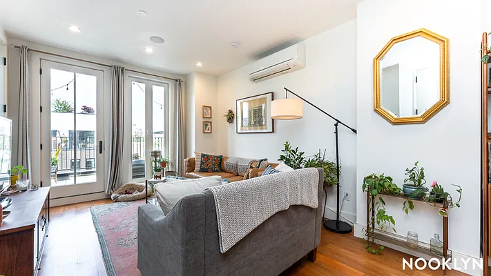 Rented by Nooklyn NYC LLC | media 21