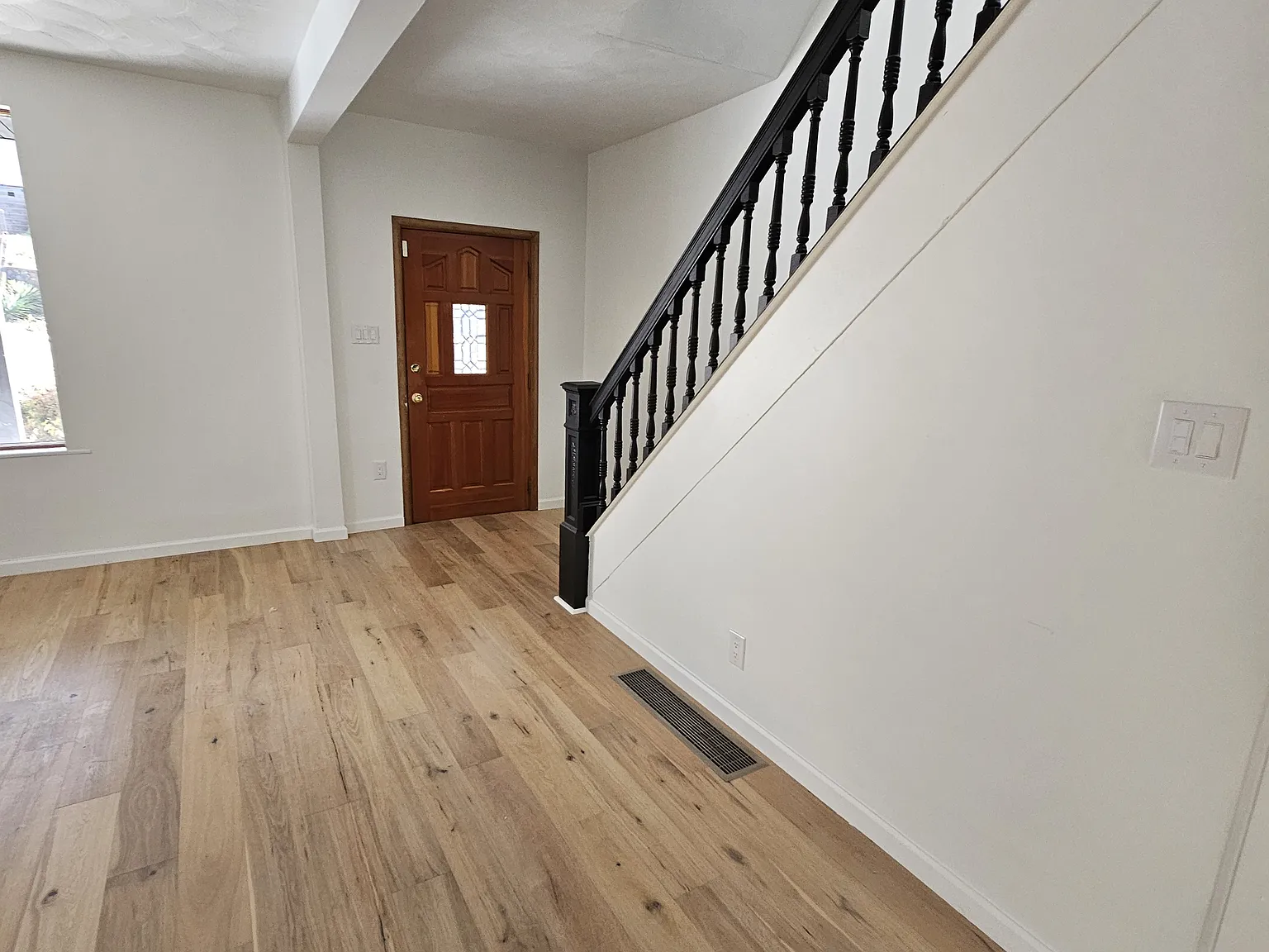 3 bed, 1026 sqft, $1,800 — Photo 4