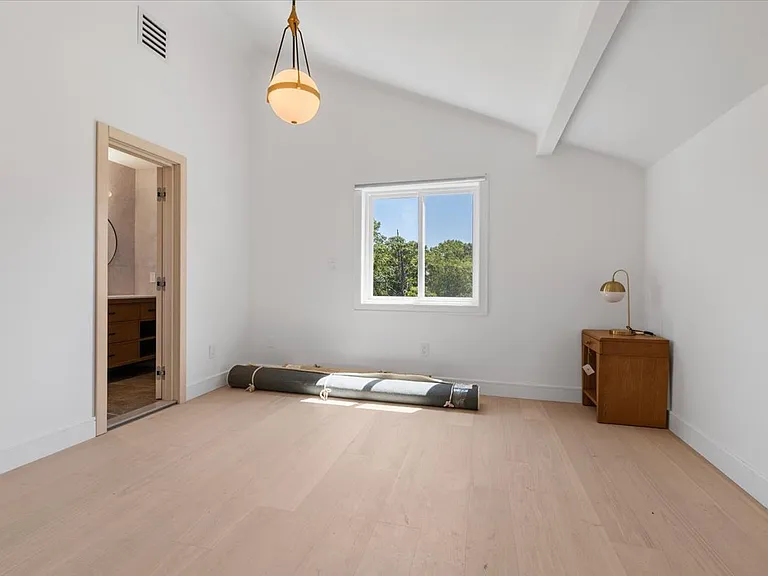 280 Shinnecock Hills Rd — Photo 33