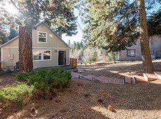 31800 Wagon Wheel Dr, Running Springs, CA 92382