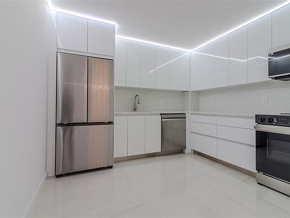 2nd image of 401 Golden Isles Drive #802