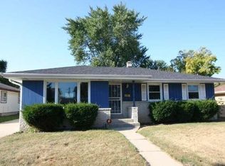 6911 W Acacia St, Milwaukee, WI 53223