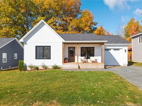 233 Gilridge Dr, Fredericton, NB E3G 0A2