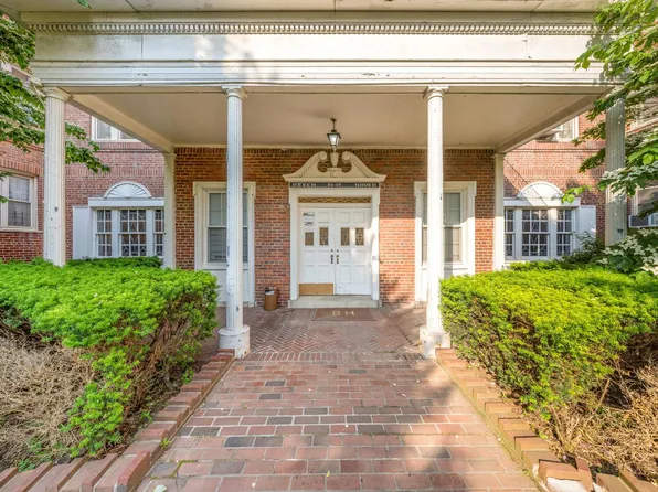 84-49 168th Street #6L, Jamaica Hills, NY 11432