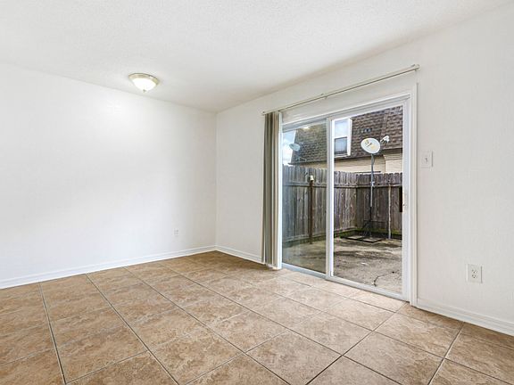 5th image of 1752 Newport Pl #107