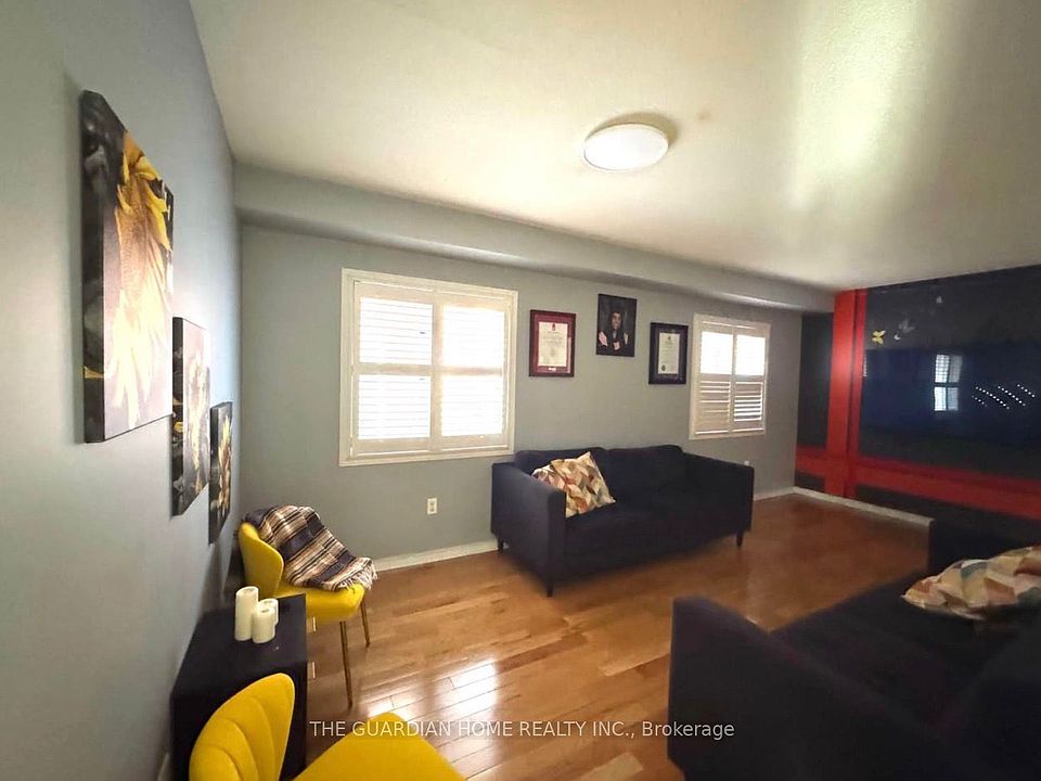 1st image of 118 Guinevere Rd